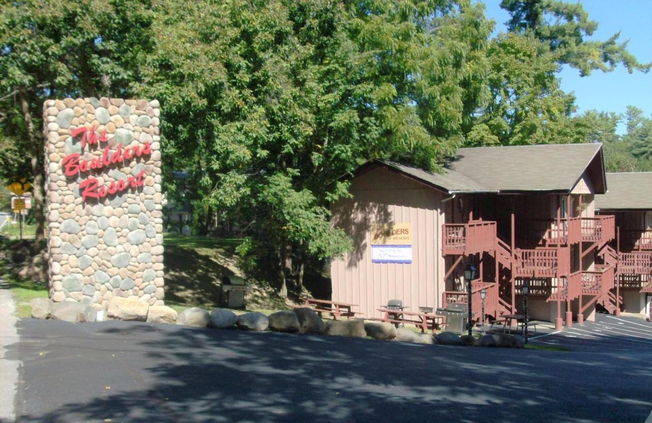 Boulders Resort Lake George Exterior photo