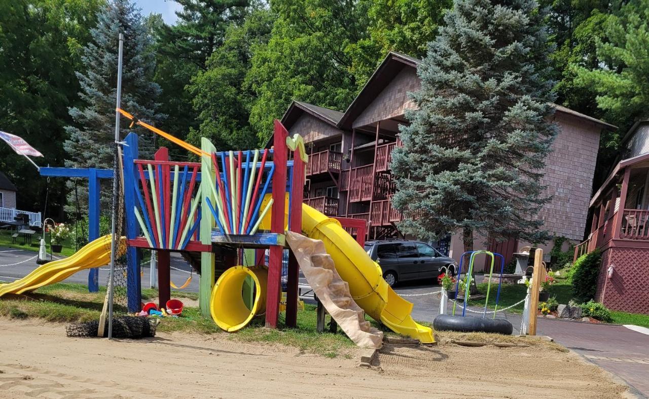 Boulders Resort Lake George Exterior photo